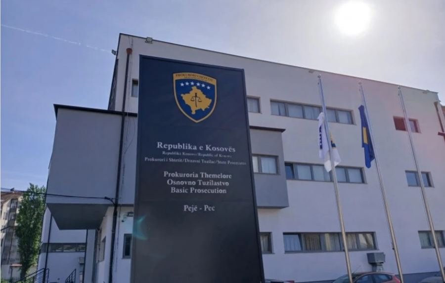 Nga 20 lokacione të dyshimta, pas transmetimit live Prokuroria e Pejës mbylli vetëm 7 biznese
