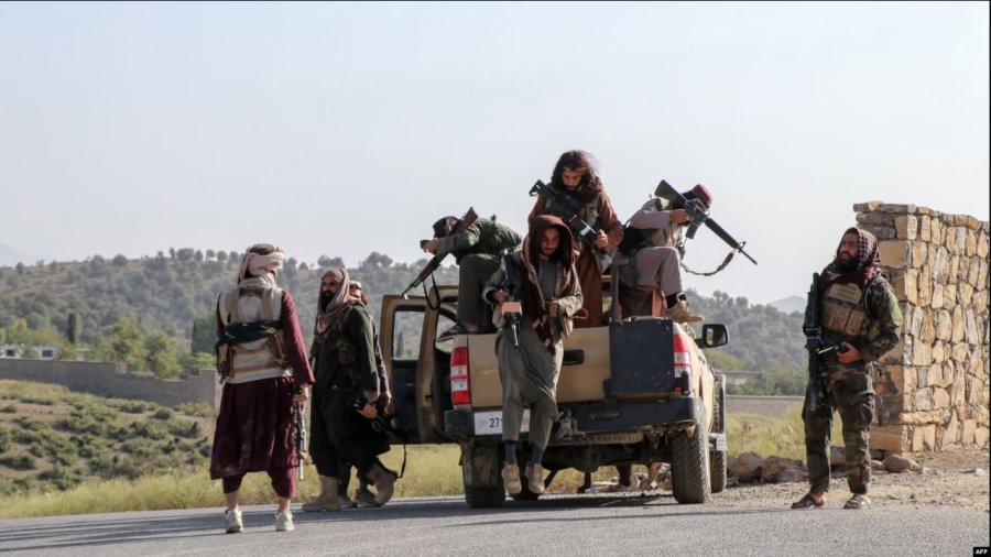 Talibanët raportojnë për civilë të vrarë nga sulmet e Pakistanit
