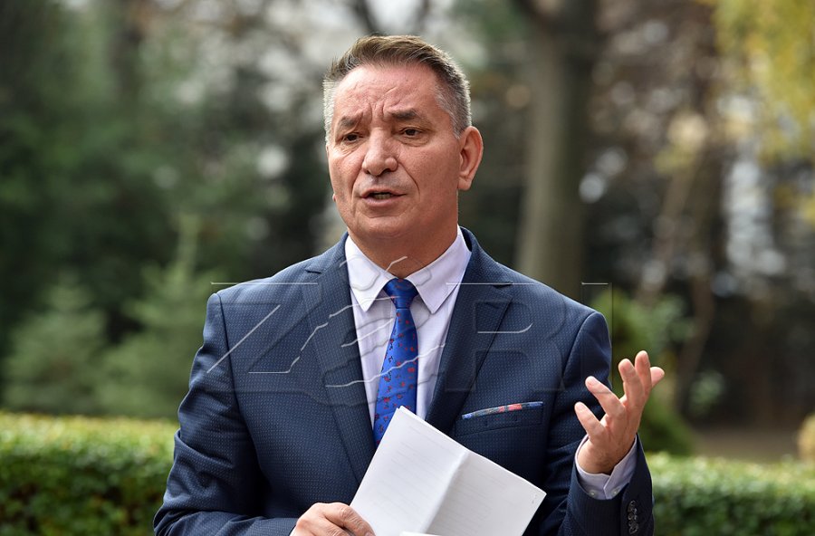 Lekaj nuk kursehet me fjalët ndaj Kurtit: Është kupola e krimit 