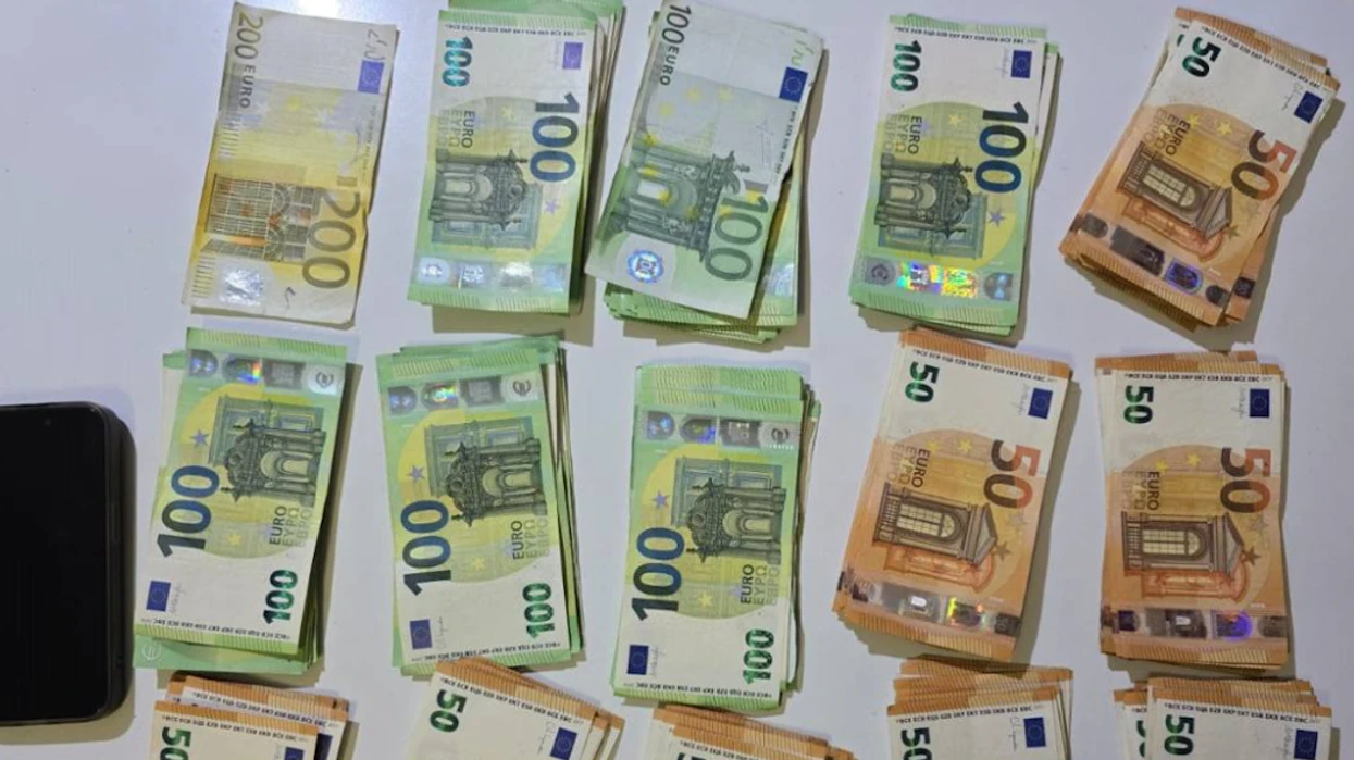 Dy kosovarë ndalohen në Morinë, u sekuestrohen mbi 27 mijë euro
