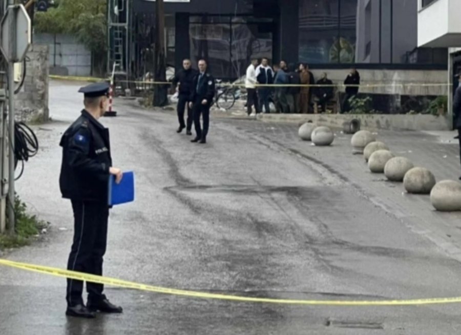 Detaje të reja për të shtënat me AK-47 para Gjykatës në Pejë ku u plagosen dy persona