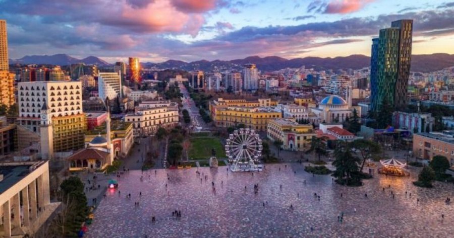 “Mirror”: Tirana, destinacioni i preferuar i britanikëve për pushime në vjeshtë