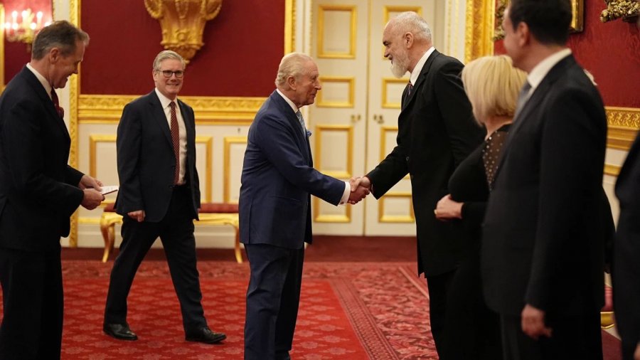 Liderët e Ballkanit Perëndimor priten në takim nga mbreti Charles III