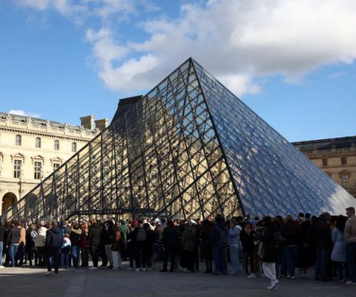 Detaje nga arrestimi i të dyshuarve për grabitjen e xhevahireve të Luvrit