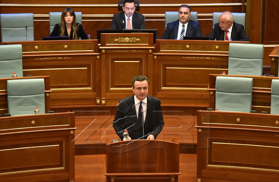 Nis seanca, Kurti prezanton qeverinë e re para deputetëve