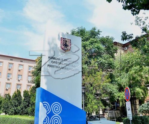 Banorët në rrugën “Skënder Çeku” në kryeqytet thotë se komuna la punët në gjysmë