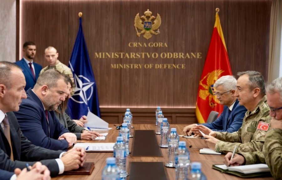 Gjeneralmajori i KFOR-it takohet me ministrin e Mbrojtjes të Malit të Zi