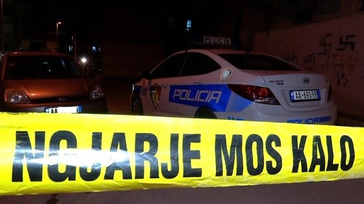 Kuzhinieri vret me thikë kamerierin 34-vjeçar në Tiranë, autori: U zumë për punën