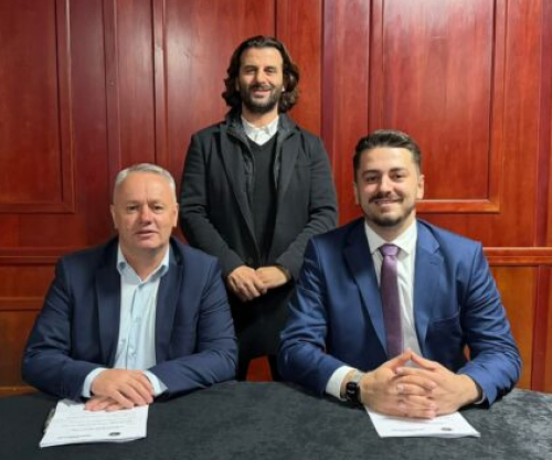 Reagon Gecaj: Marrëveshja mes AAK-së dhe LVV-së në Junik është “koalicion i luftës hibride”