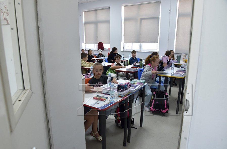 Nis pushimi vjeshtor, nxënësit për pak ditë jashtë bankave shkollore