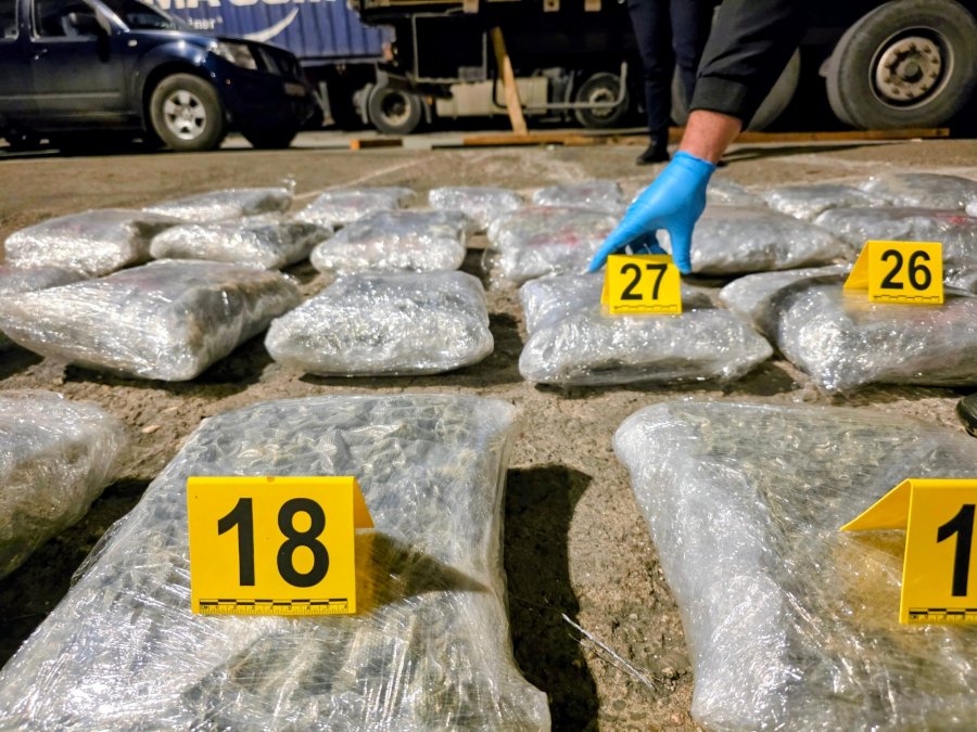 Dogana tregon si erdhi deri te kapja e kamionit në Prishtinë me mbi 200 kg drogë