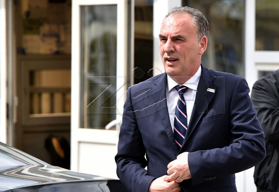 Edhe Limaj i përgjigjet pozitivisht ftesës së Presidentes