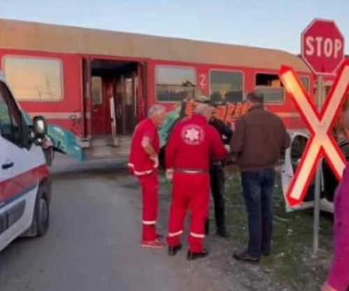 Aksident mes trenit dhe veturës në Prishtinë, një i lënduar
