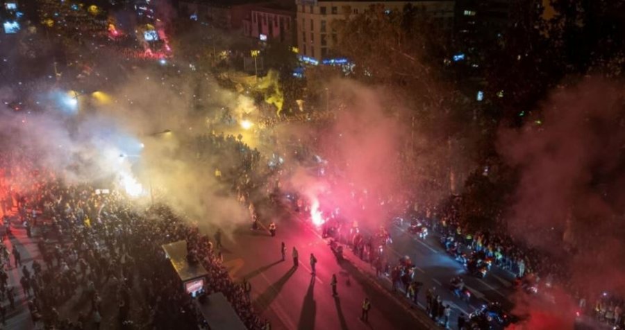 Një vit nga tragjedia në Novi Sad, studentët bllokojnë rrugët në Serbi