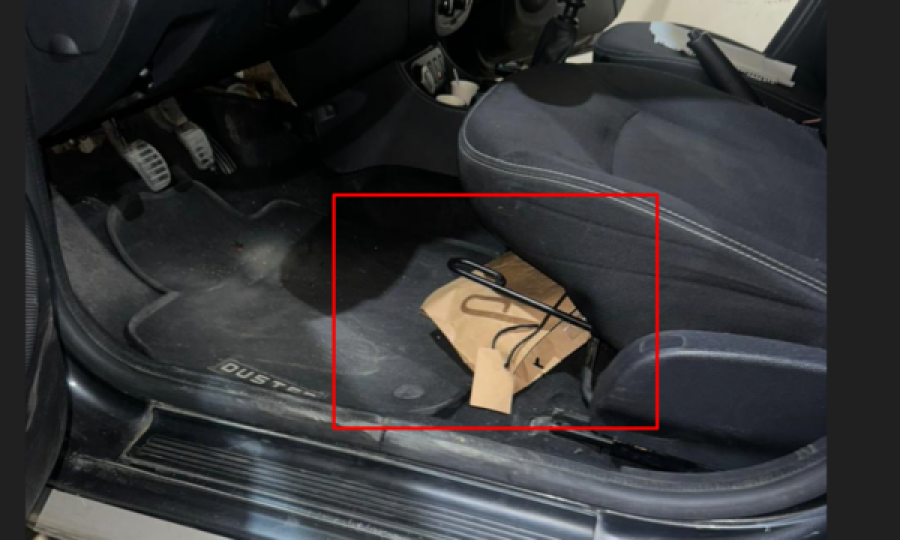 Dogana kap një sasi kokaine në një veturë që po futej nga Shqipëria në Kosovë, arrestohet i dyshuari