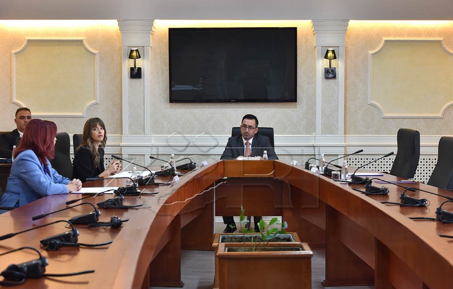 Nis mbledhja e Kryesisë, s’marrin pjesë PDK-ja dhe LDK-ja