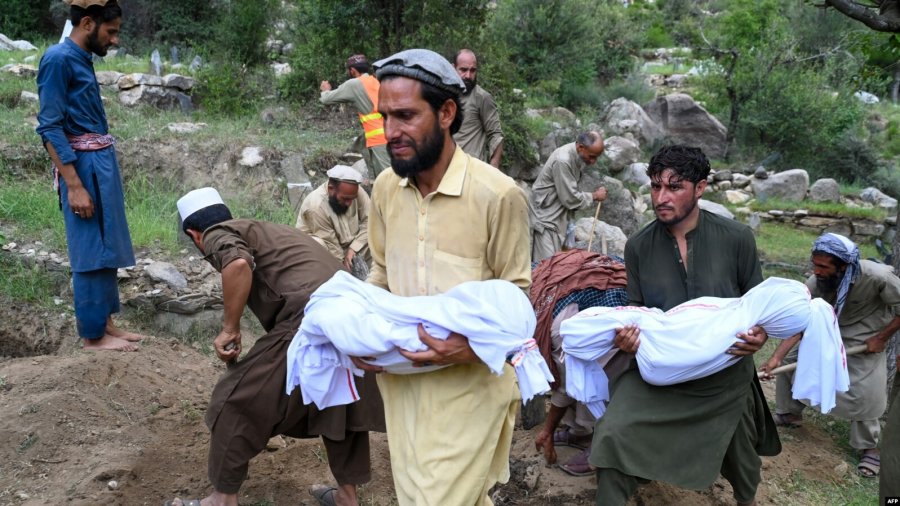 Mbi një mijë të vdekur nga tërmeti në Afganistan