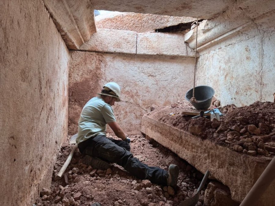 Gërmim i rrallë në Bulqizë, del në dritë monumenti i pazakontë i periudhës romake