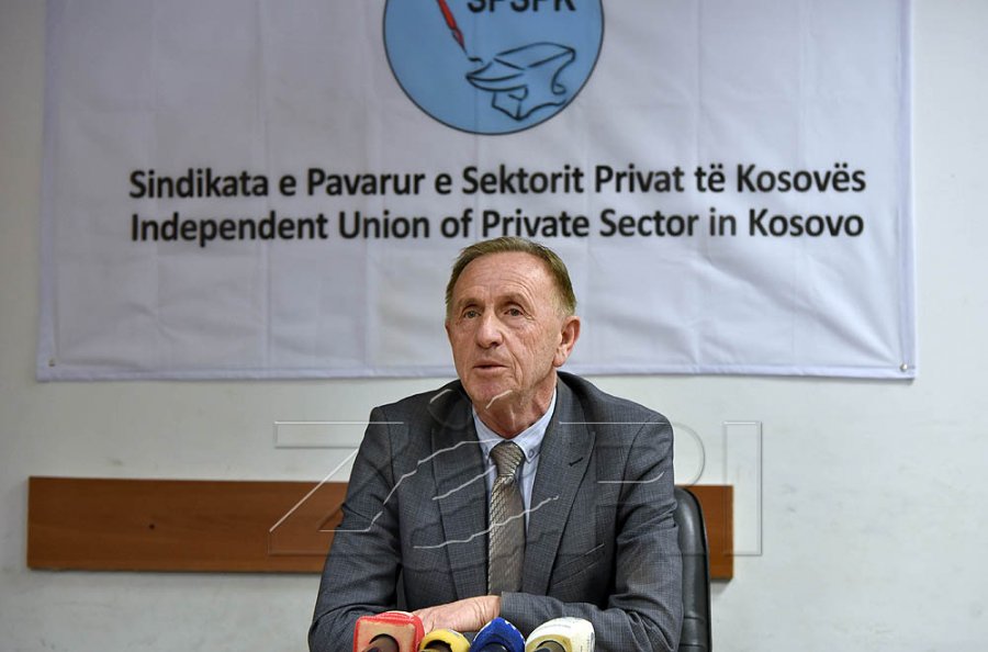 Azemi pas takimit me Muratin: U pajtuam që paga minimale nga janari të jetë 500 euro