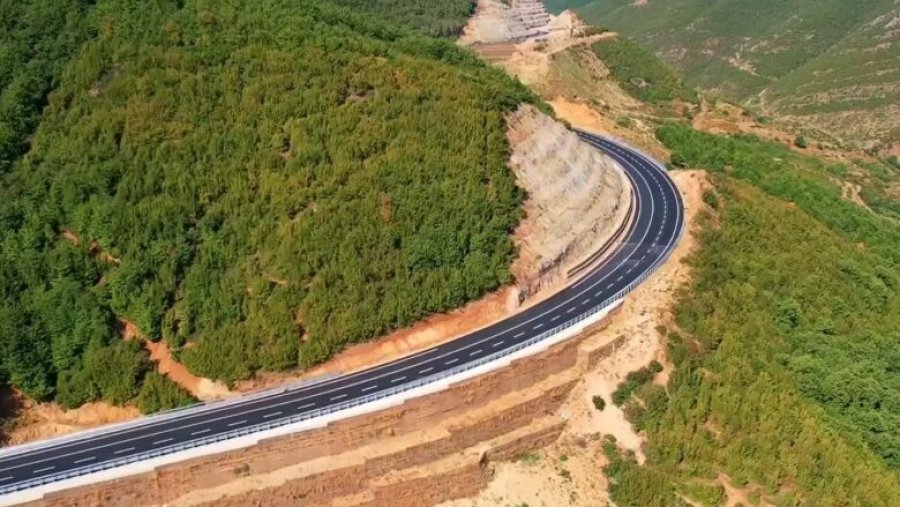 Hapet Qukës-Qafë Plloçë, 2 tunele dhe 4 ura, Rama: Projekti më i mundimshëm