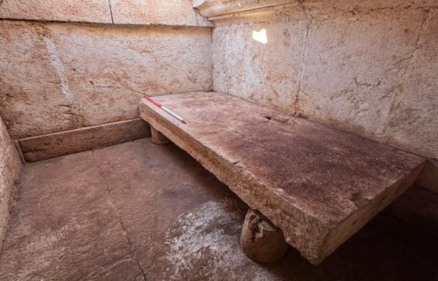 Reuters: Varri i një romaku të pasur zbulohet në Shqipëri