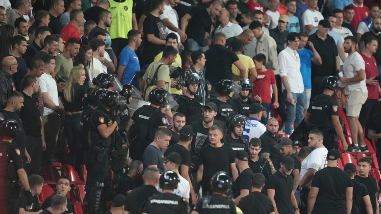 Thirrje raciste dhe banderola kundër Kosovës, Serbia pritet të dënohet nga FIFA pas ndeshjes me Anglinë