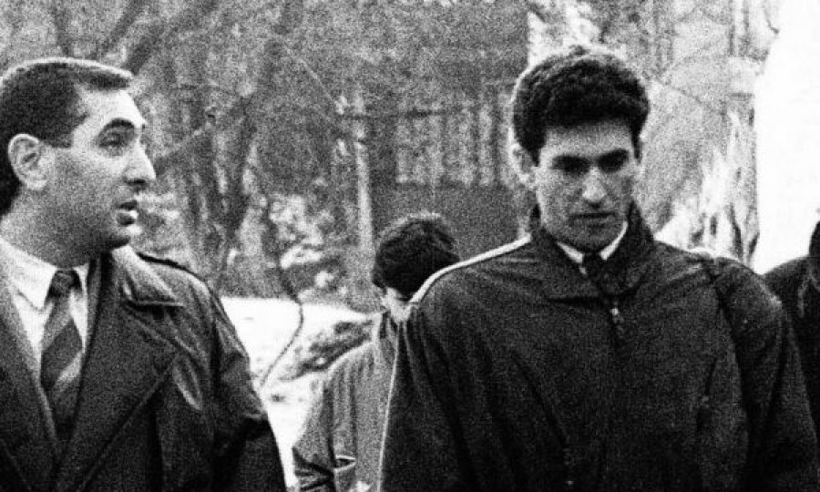 Fotografi kosovar sjell pamje të James Rubinit në vitin 1991, vizitoi “Kodrën e Trimave” në Prishtinë
