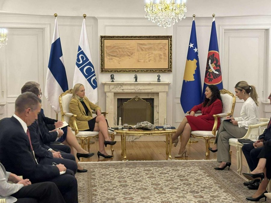 Presidentja Osmani pret në takim kryesuesen e OSBE-së, Elina Valtonen
