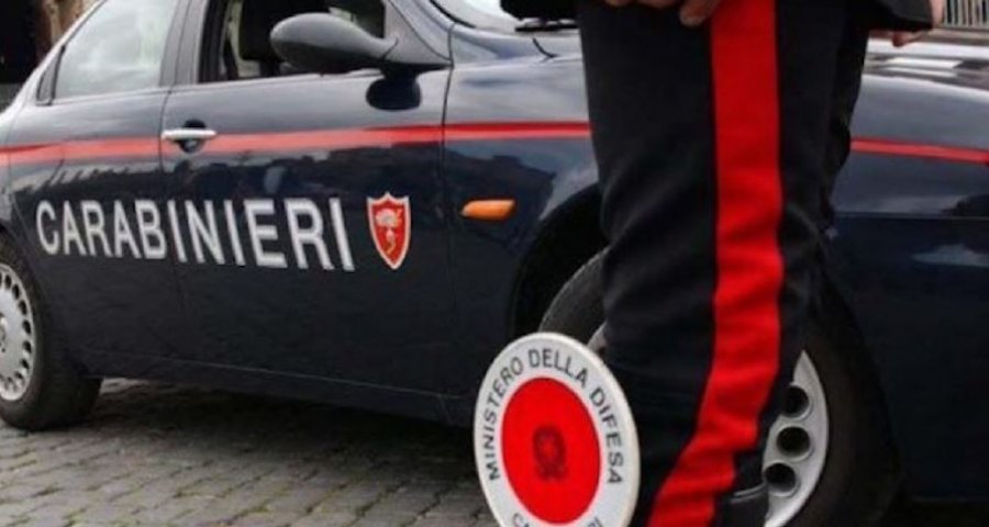 14-vjeçari në Itali goditet tri herë me thikë në një park
