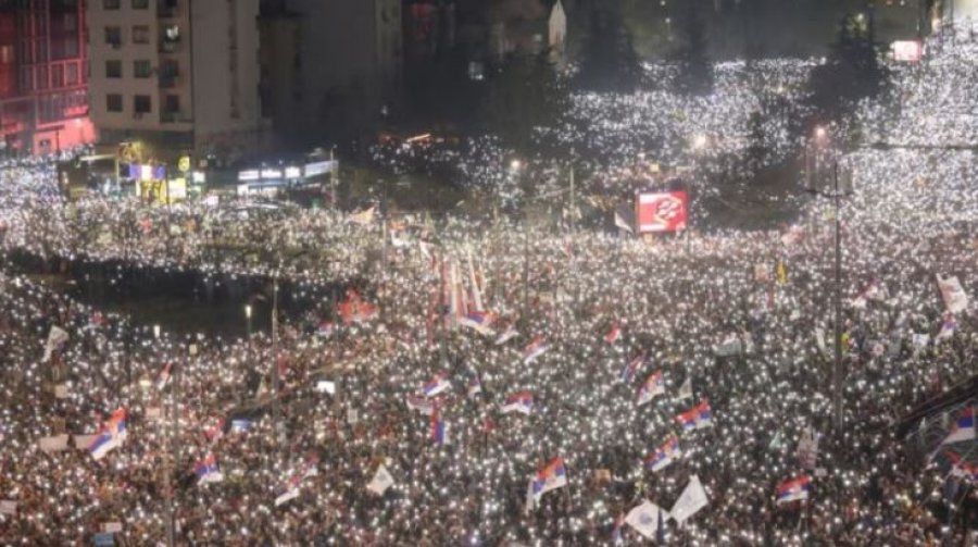 Kremlini akuzon BE-në për nxitjen e protestave në Serbi, pa ofruar prova