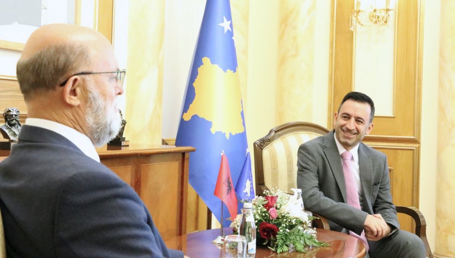 Basha dhe Malaj diskutojnë për mundësinë e krijimit të një Zyre Ndërlidhëse mes dy parlamenteve