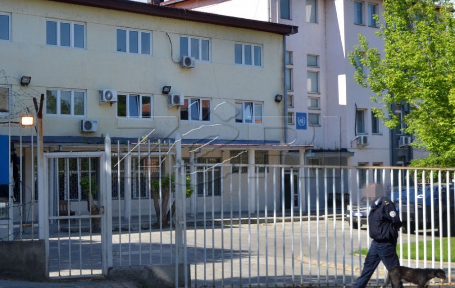 Gjykata e Mitrovicës refuzon kërkesën për arrest shtëpiak për katër policët e dyshuar për manipulim të provave
