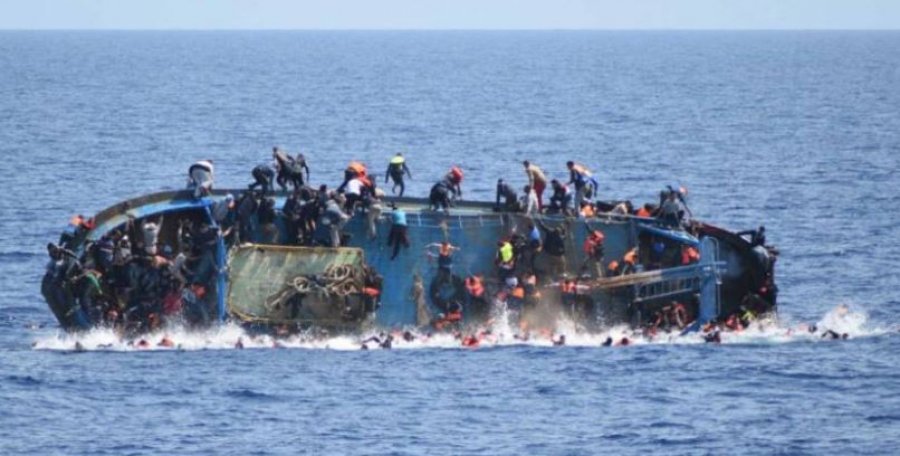 Mbi 1000 emigrantë mbërrijnë çdo ditë në Britani përmes kanalit La Manche
