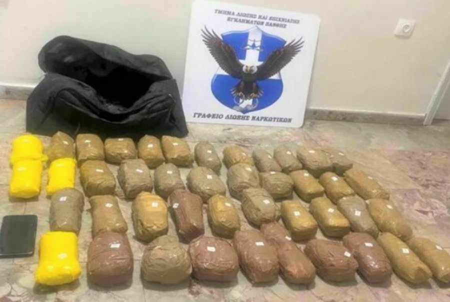 Arrestohet me 21.5 kg drogë shqiptari në Greqi