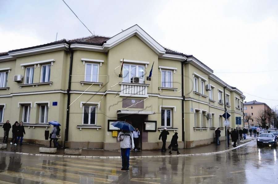Komuna e Podujevës rrezikon borxh miliona euro, nisi projektet pa fonde