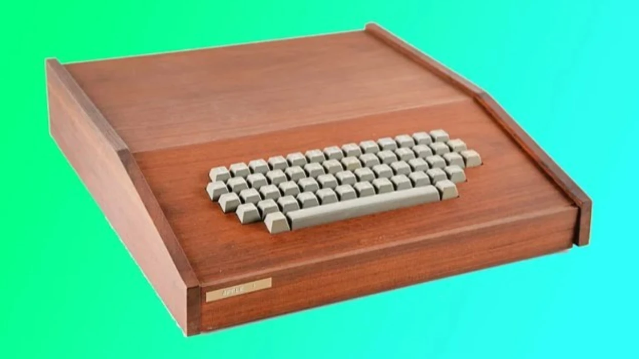 Kompjuteri i rrallë Apple-1 shitet për 475 mijë dollarë