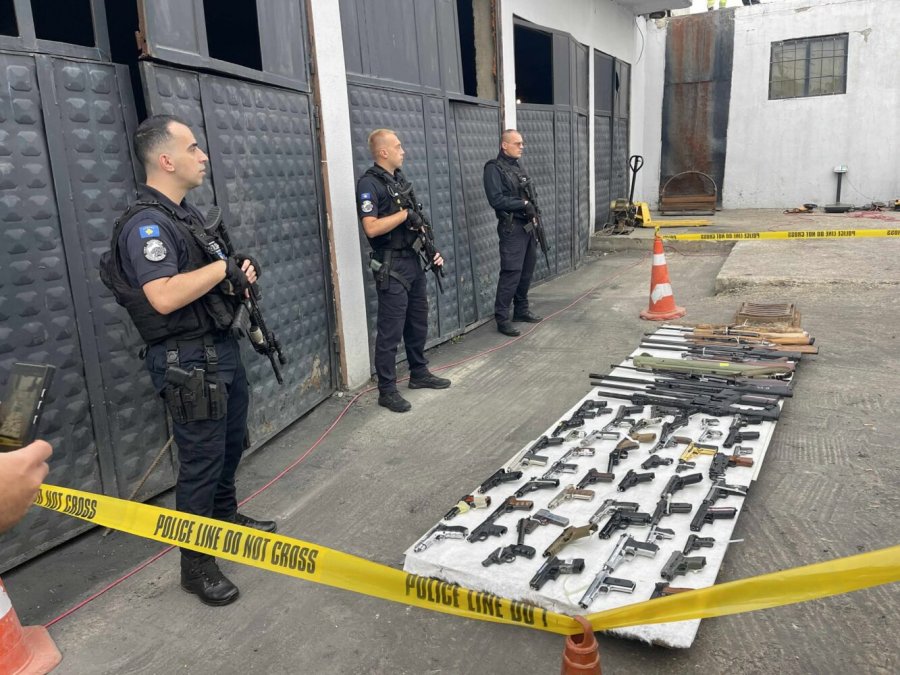 Hoxha: Shumë jetë janë humbur nga armët ilegale, qëndroni larg tyre