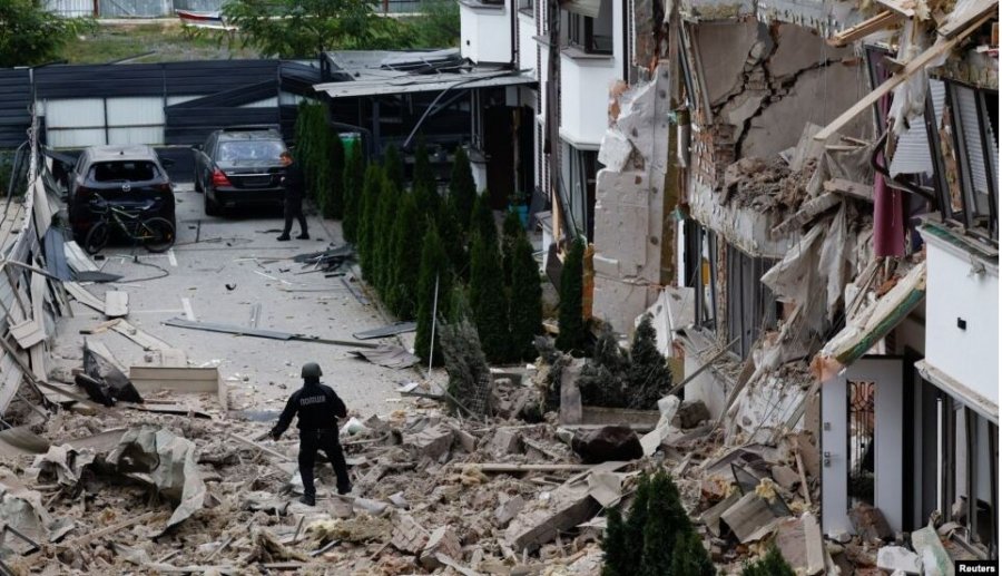 Rusia sulmon Ukrainën me breshëri raketash dhe dronësh