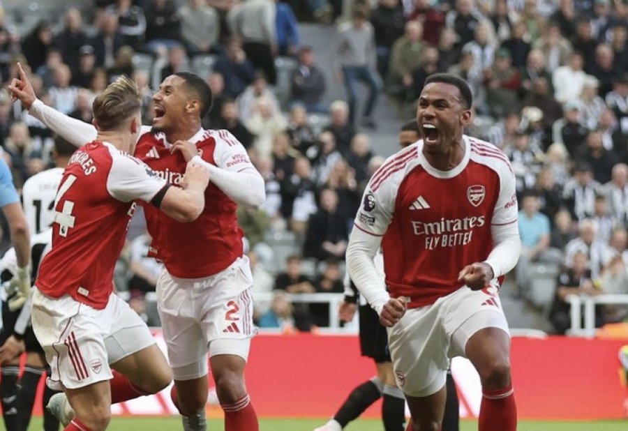 Arsenali fiton në minutat shtesë ndaj Newcastles