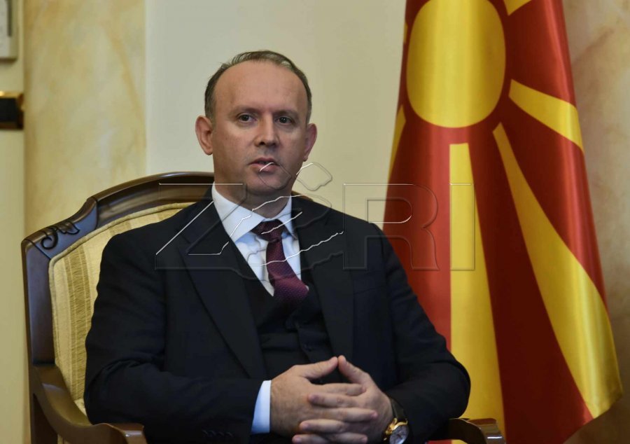 Gashi: Depolitizimi, rruga drejt shqipes gjuhë zyrtare në Maqedoninë e Veriut