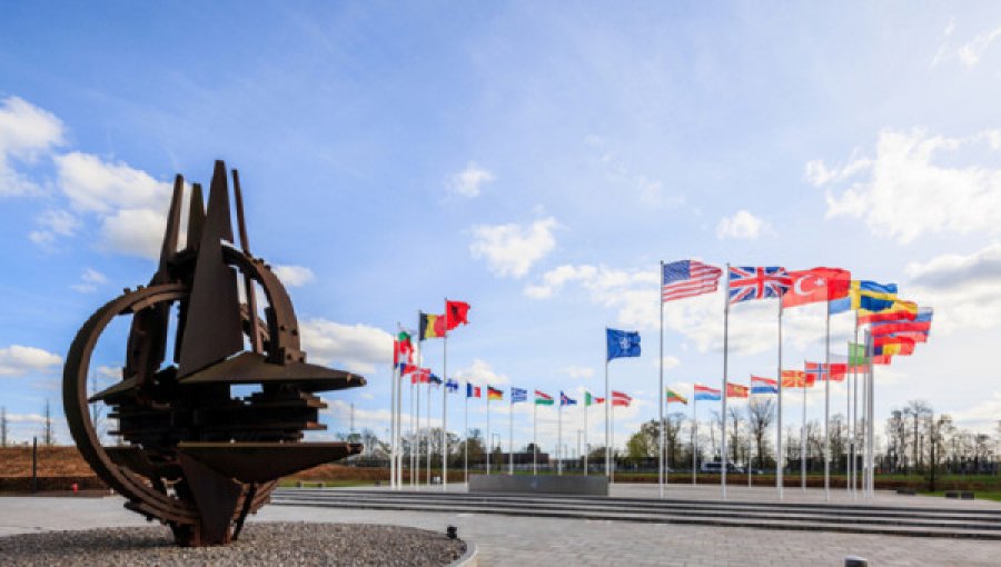 17 vjet më parë Shqipëria u bë anëtare e NATO-s