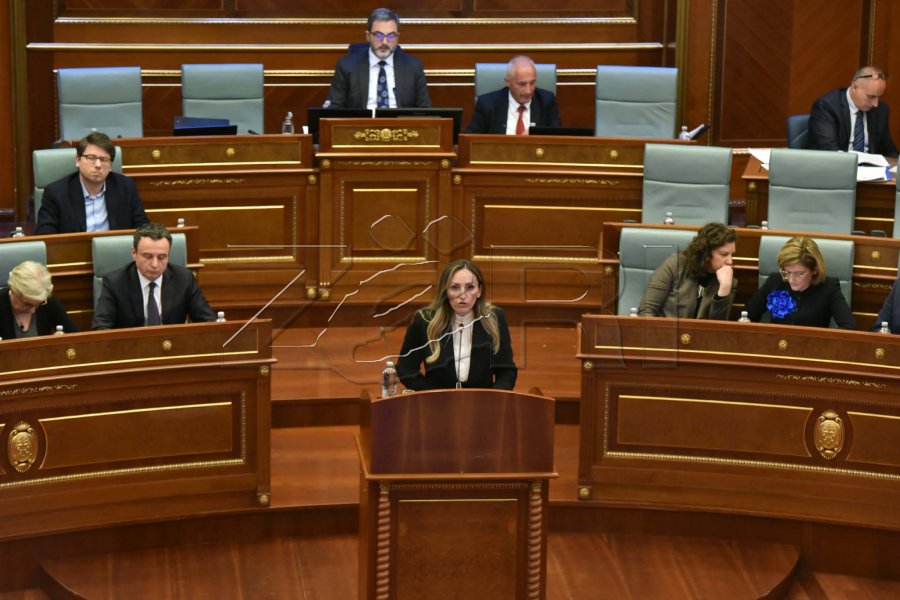 Bytyqi e AAK-së thotë se paga e 13-të ka krijuar ndasi mes qytetarëve