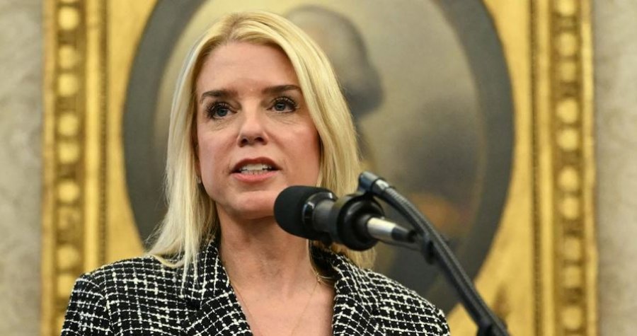 Trumpi shkarkon Prokuroren e Përgjithshme Pam Bondi