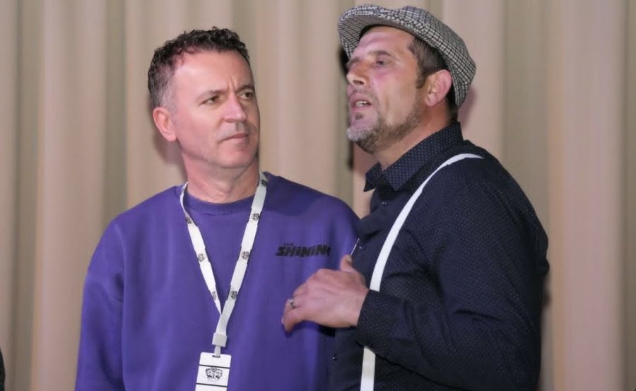 Aktori Dan Morina dhe regjisori Ben Apolloni super sukses me “Ne dhe Ata” në Zvicër