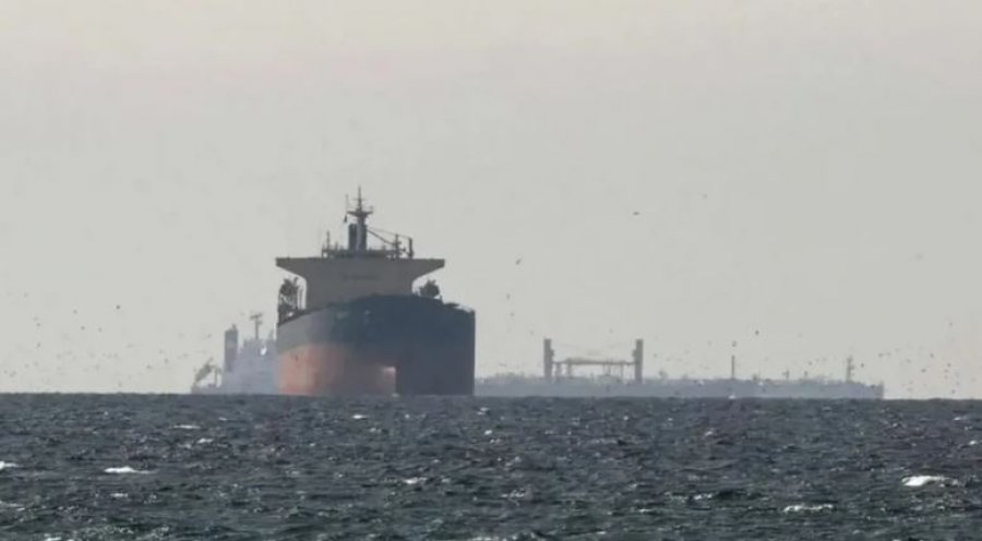 Britania paralajmëron sanksione ndaj Iranit nëse mbetet e mbyllur Ngushtica e Hormuzit