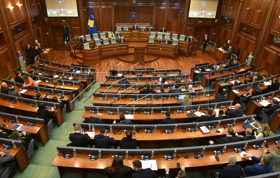 LVV-ja bojkoton vazhdimin e seancës për çmimin e naftës