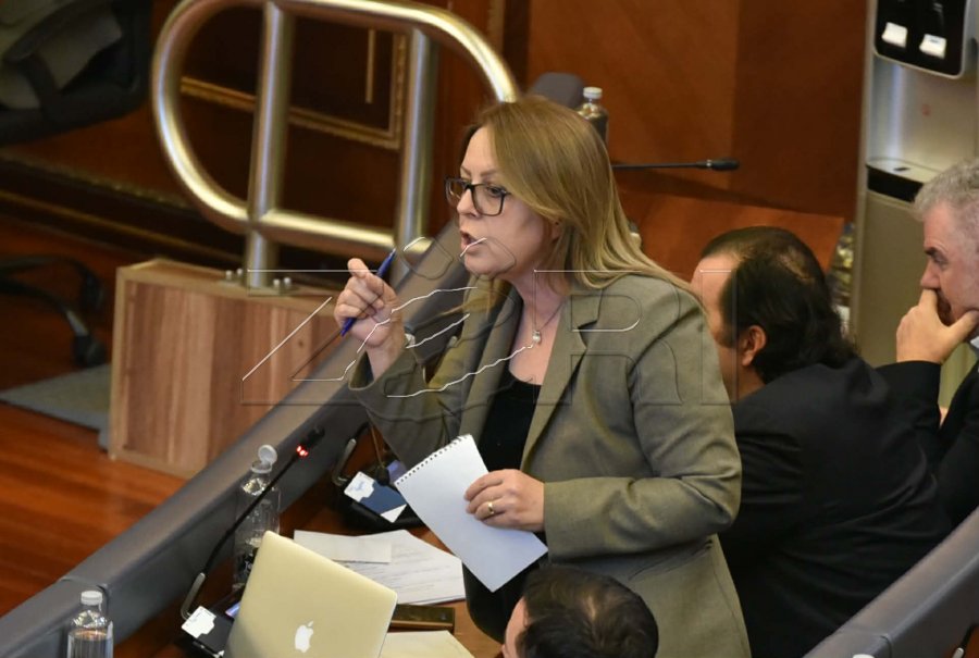 Bajrami reagon ndaj Kusari-Lilës: Duhet të kërkosh falje që në Kuvend ke aprovuar ligj antikushtetues