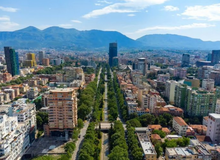Gazeta britanike “Express”: Tirana, një udhëtim mes kulturës autentike dhe historisë së pasur