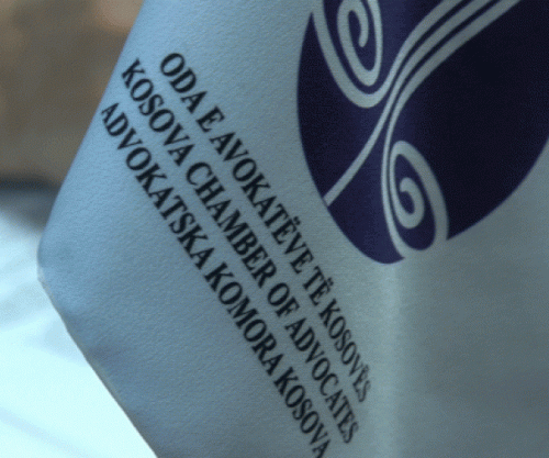 I merret licenca avokatit që u dënua me burgim për kërcënimin ndaj gazetarit Kajtazi