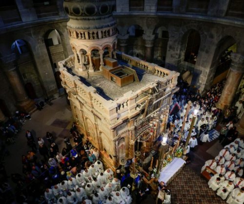 Pashkë me kufizime në Jeruzalem, një numër i ulët i besimtarëve lejohen në Varrin e Shenjtë